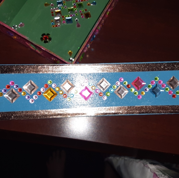 Shadowbox/wall hanging set. - Picture 4 of 4
